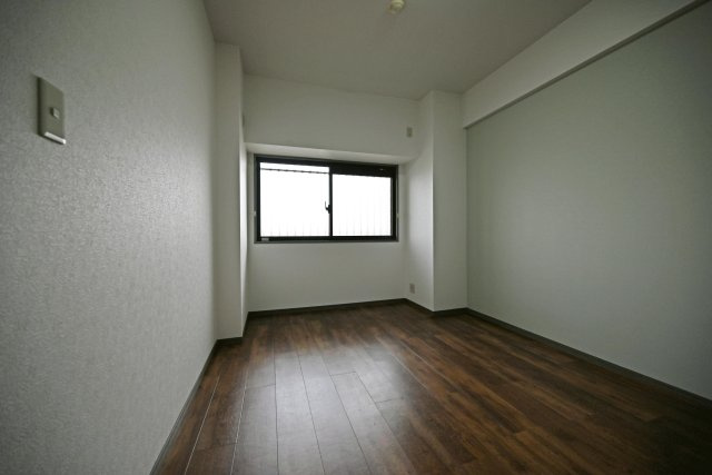 グランドシティダイアパレス吹田パークコート5番館 の洋室|-洋室7.4帖-