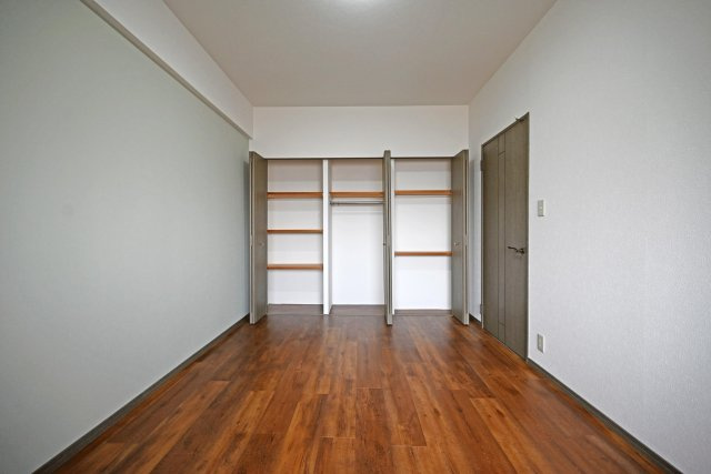 グランドシティダイアパレス吹田パークコート5番館 の洋室|-洋室7.4帖-