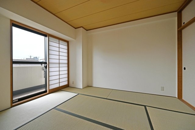 グランドシティダイアパレス吹田パークコート5番館 の和室|-和室6.0帖-