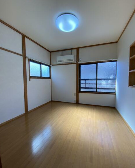 京都市下京区西七条南東野町の一戸建ての洋室