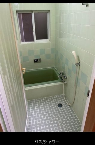 京都市下京区西七条南東野町の一戸建ての浴室