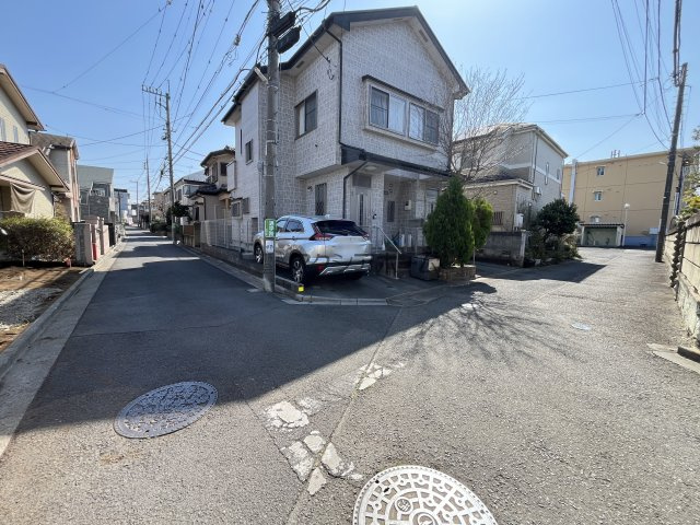 東村山市青葉町3丁目・全2棟　新築一戸建　2号棟の前面道路含む現地写真|2026年3月9日撮影