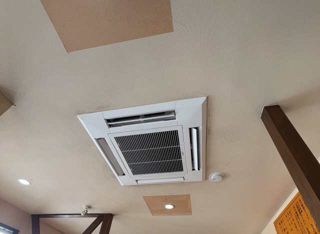 米子市淀江町小波テナントの設備|天付エアコン（近年交換済みできれいです）