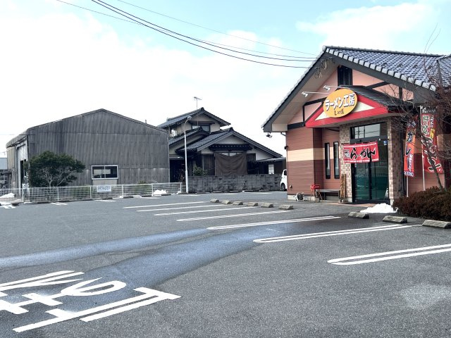 米子市淀江町小波テナントの駐車場|区画割り済み駐車場19台分