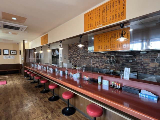 米子市淀江町小波テナントの内装|カウンター席