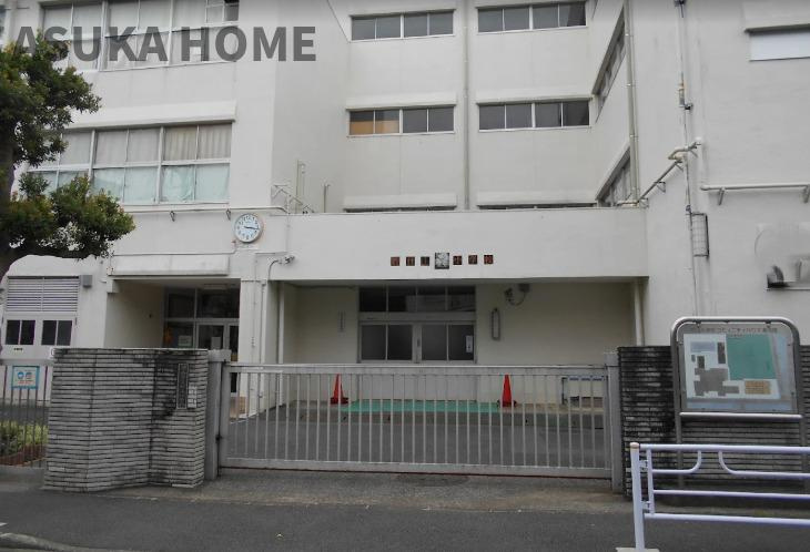 横浜市緑区鴨居町のその他|学区の竹山小学校まで徒歩１０分です。