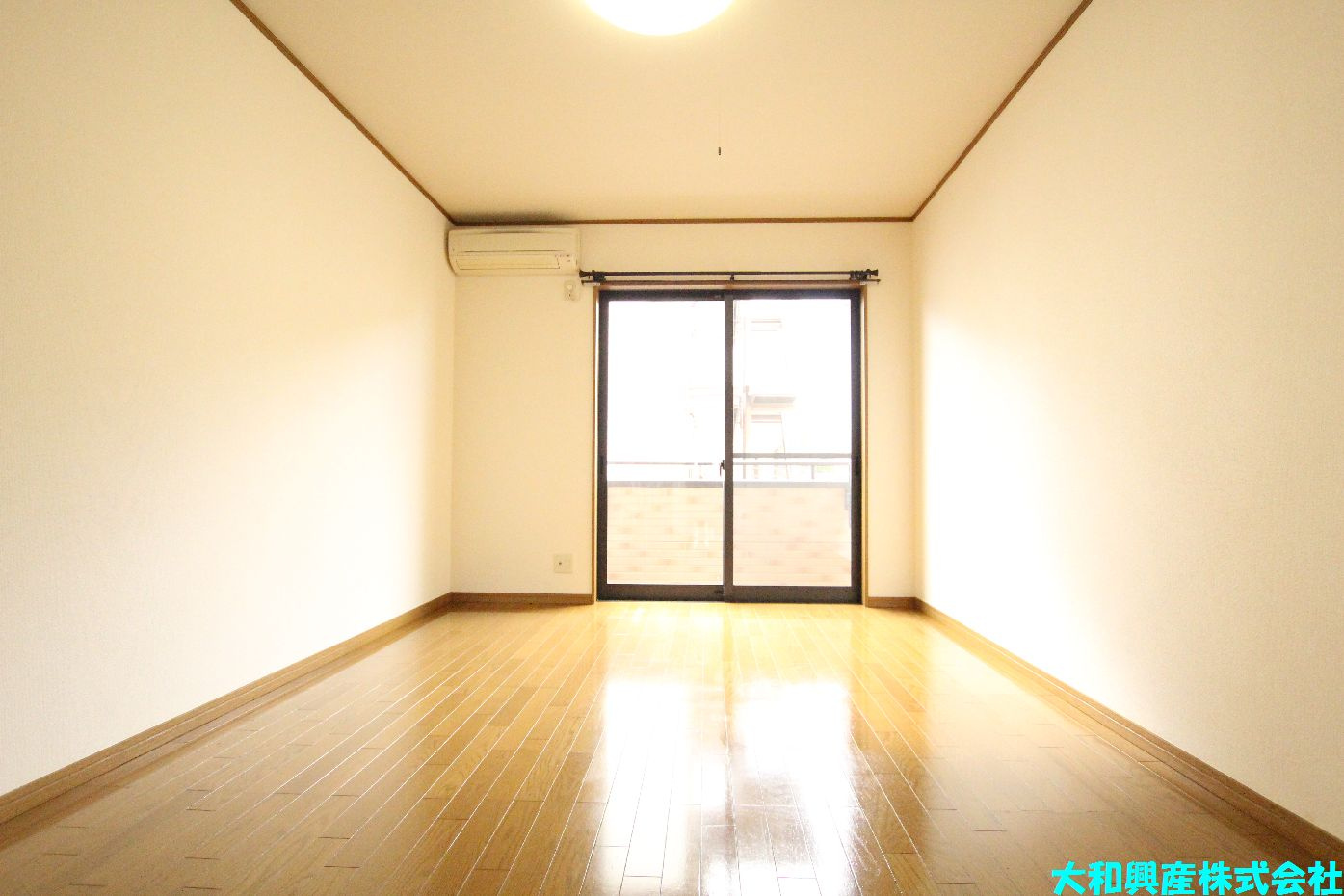 ハイツ大明の居間・リビング