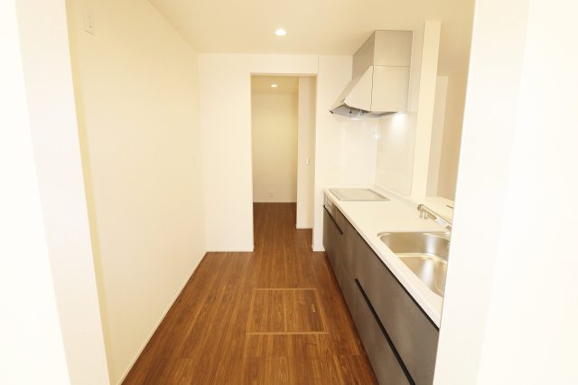 郡山市町東2丁目　　　１号棟　　　富田小学校、富田中学区　の収納