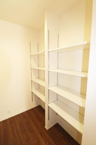 郡山市町東2丁目　　　１号棟　　　富田小学校、富田中学区　の居間・リビング