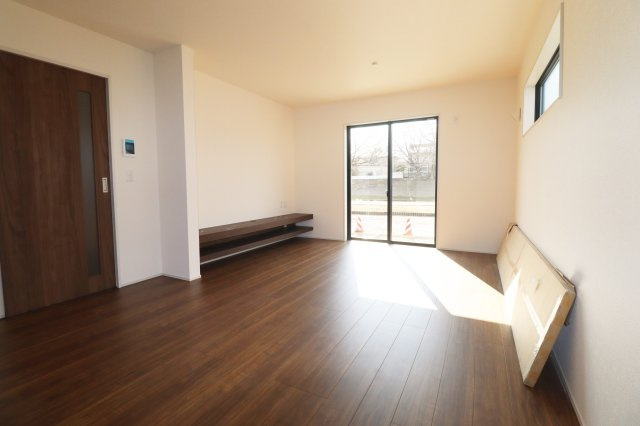 郡山市町東2丁目　　　１号棟　　　富田小学校、富田中学区　の居間・リビング