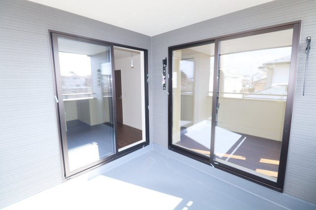 郡山市町東2丁目　　　１号棟　　　富田小学校、富田中学区　のバルコニー