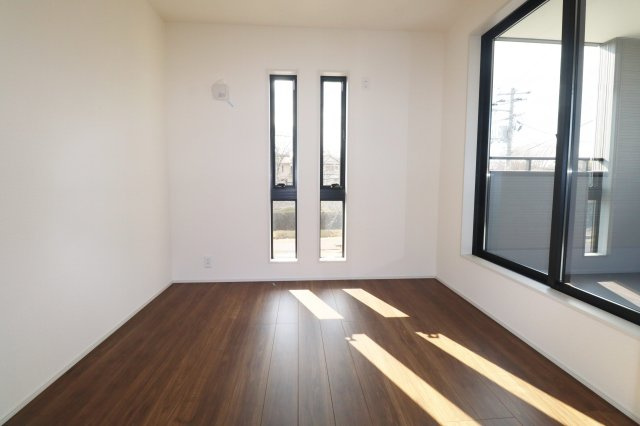 郡山市町東2丁目　　　１号棟　　　富田小学校、富田中学区　の洋室