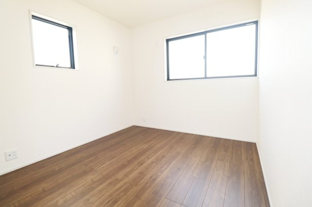 郡山市町東2丁目　　　１号棟　　　富田小学校、富田中学区　の洋室