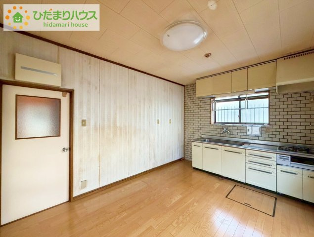 常陸太田市真弓町　中古戸建のキッチン|ご家族と会話しながら、お料理だって出来ちゃいます☆彡