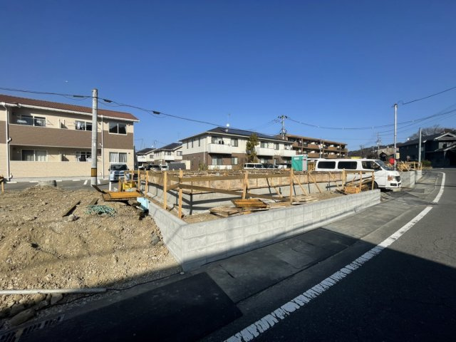 新築戸建・新築建売　いわき市平谷川瀬第2　平三小・平三中の外観|南面道路で陽当たり良好な真ん中の2号棟です！