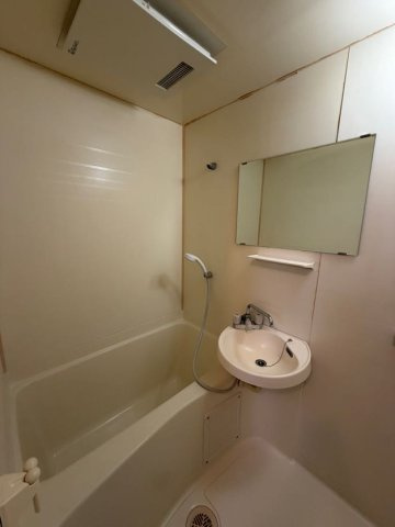 コートNAOの浴室