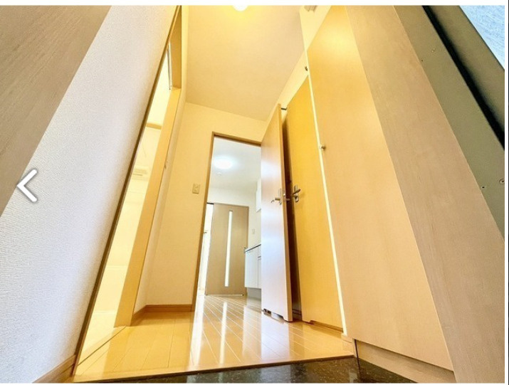 アンプルールフェール平野の玄関