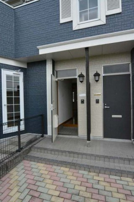 【エントランス】 | ノーブルウイングＡ | 建物の内部です