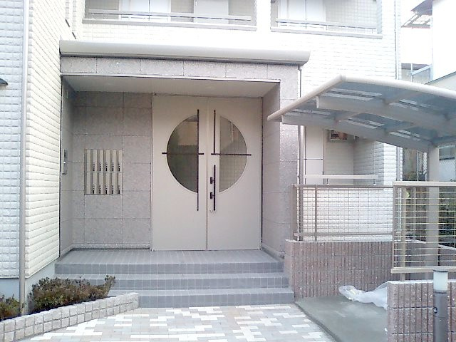 フロマージュ経堂のエントランス|オートロック付きのエントランス