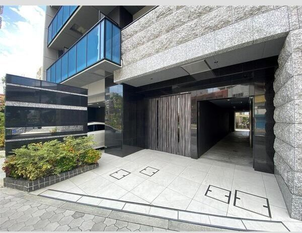 S-RESIDENCE天満Gracisのエントランス