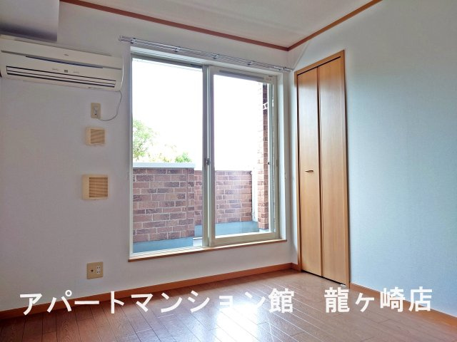 さくらヒルズⅡの居間・リビング