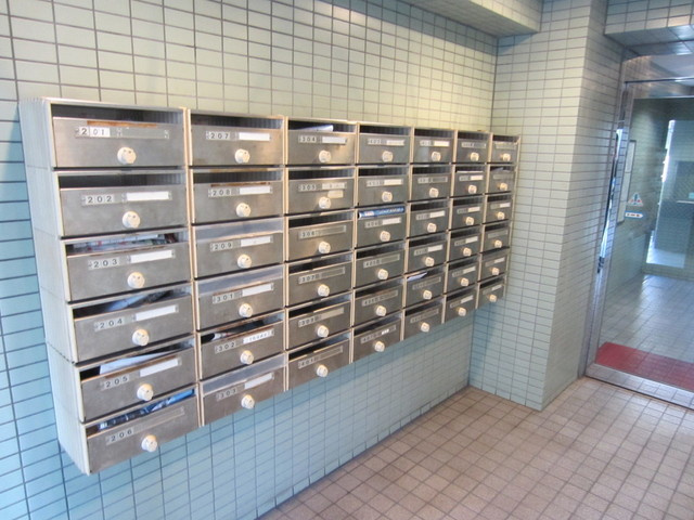 シティ東十条のエントランス|集合ポストです