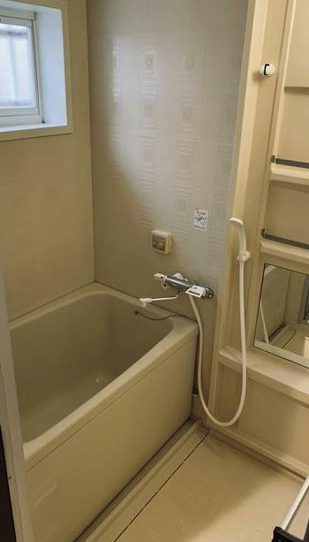 京都市下京区西側町の一戸建ての浴室