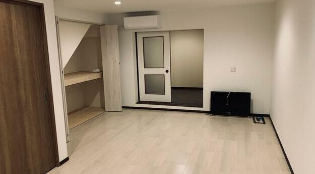 京都市下京区西側町の一戸建ての居間・リビング