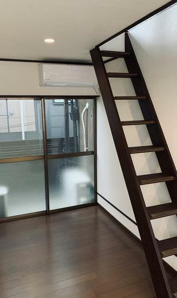 京都市下京区西側町の一戸建ての洋室