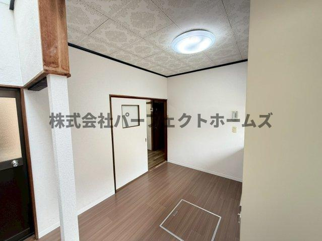 私市2丁目戸建　賃貸のキッチン|ダイニングキッチンです