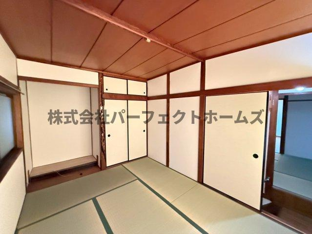 私市2丁目戸建　賃貸の和室|い草の香りが落ち着く素敵な和室です