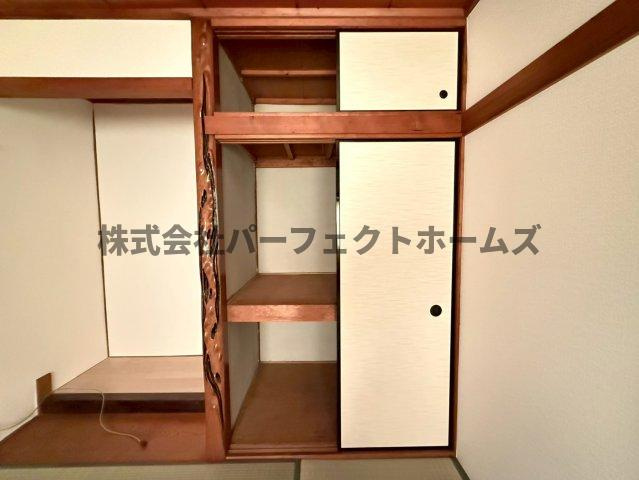 私市2丁目戸建　賃貸の収納|便利な収納スペースです