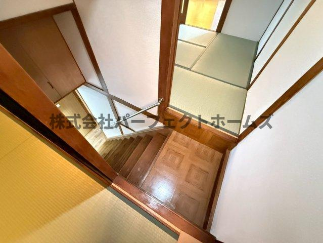 私市2丁目戸建　賃貸の内装|内装は落ち着いています