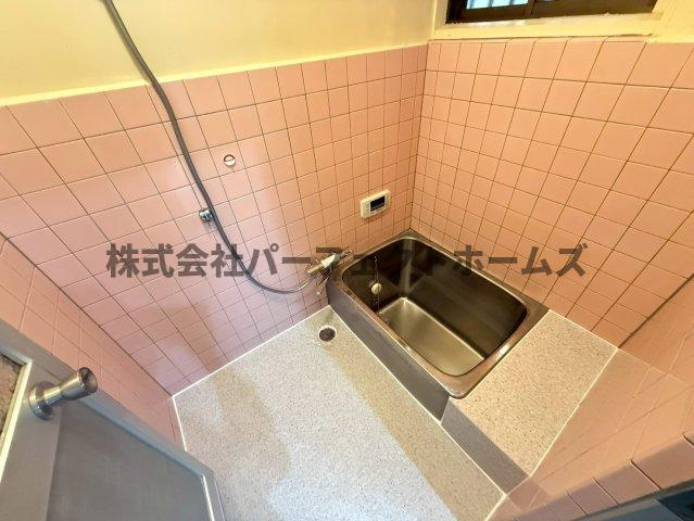 私市2丁目戸建　賃貸の浴室|日々の疲れを癒すお風呂付です