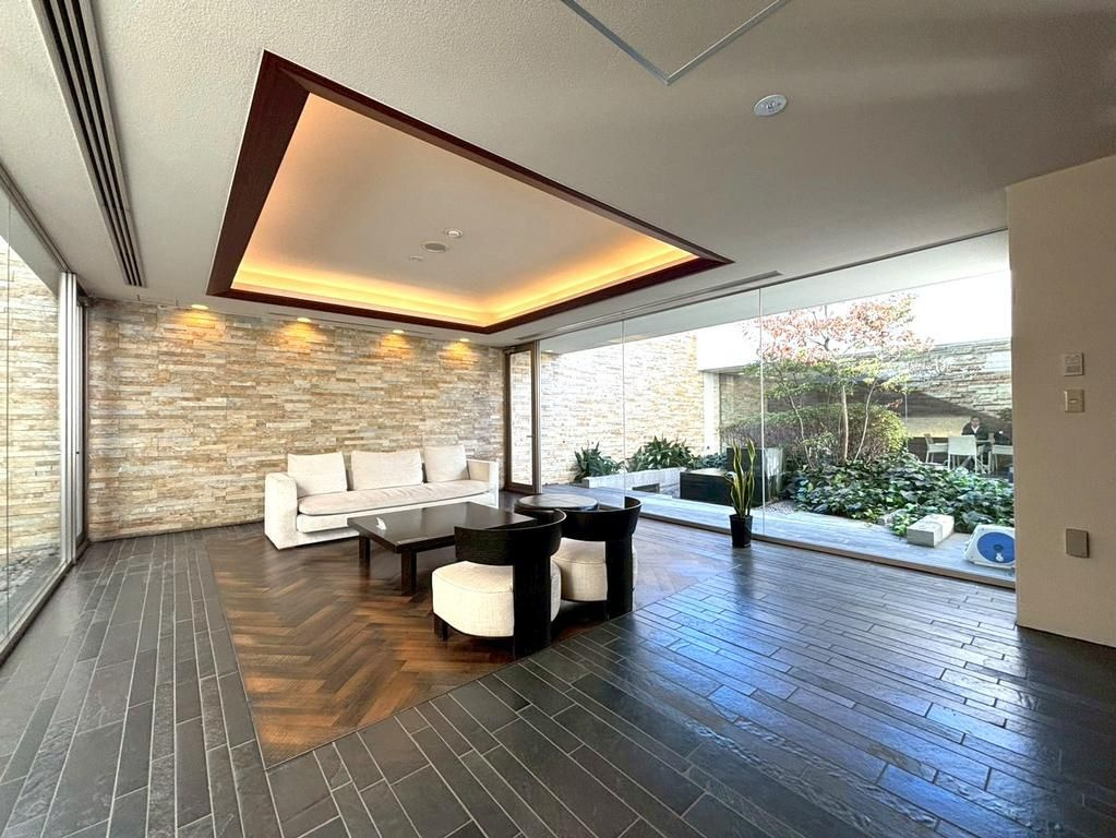 キチジョウジレジデンシアのロビー