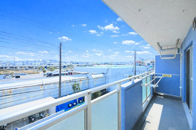 【バルコニー】 | セザール青葉台 | ◆日当たり良好なバルコニー！毎日のお洗濯にも嬉しいですね！
