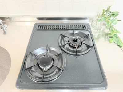 【キッチン】 | セザール青葉台 | ◆毎日使うものだからこそ、料理をする人にとって2口あるのは重要なポイントですね！