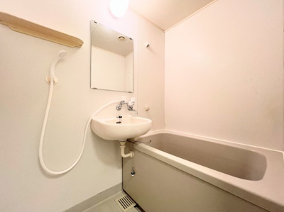 【浴室】 | セザール青葉台 | ◆ユニットで構成された浴室は掃除もしやすく清潔に保てます♪