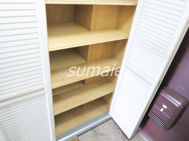 メインステージ十条の収納|奥行きのある下足入れです☆