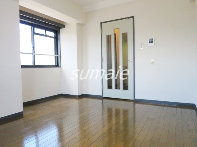 メインステージ十条の洋室|窓からのアングルです☆