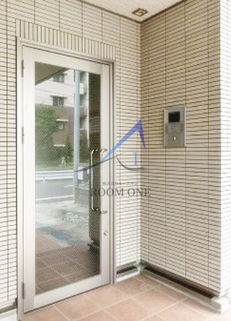 リバーサイトのエントランス|エントランスです。