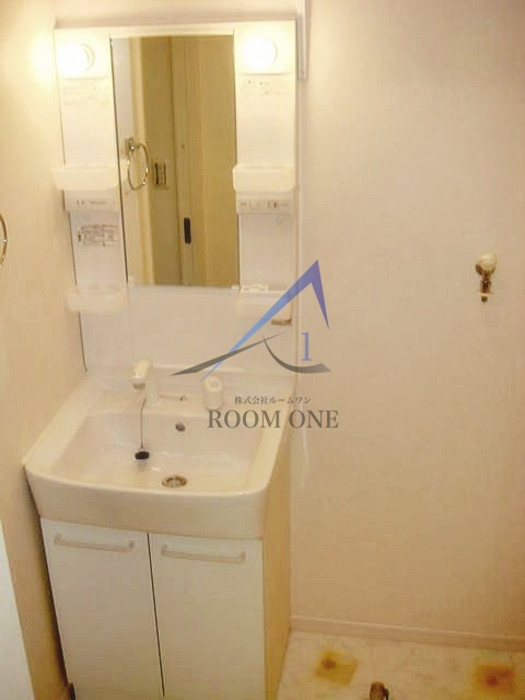 リバーサイトの洗面所|独立洗面台です。