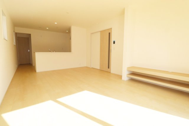 郡山市町東2丁目　　　2号棟　　　富田小学校、富田中学区　の居間・リビング