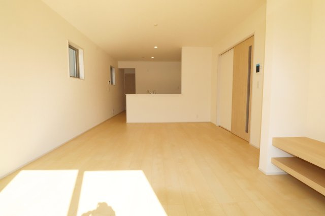 郡山市町東2丁目　　　2号棟　　　富田小学校、富田中学区　の居間・リビング