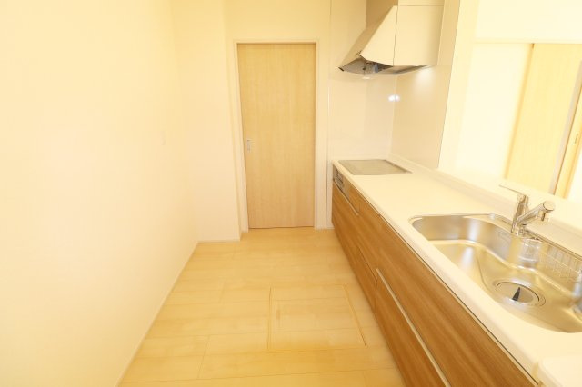 郡山市町東2丁目　　　2号棟　　　富田小学校、富田中学区　のキッチン