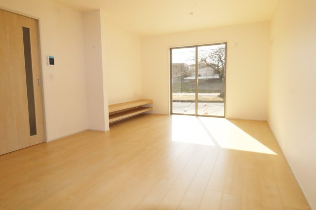 郡山市町東2丁目　　　2号棟　　　富田小学校、富田中学区　の居間・リビング