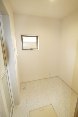 郡山市町東2丁目　　　2号棟　　　富田小学校、富田中学区　の洗面所