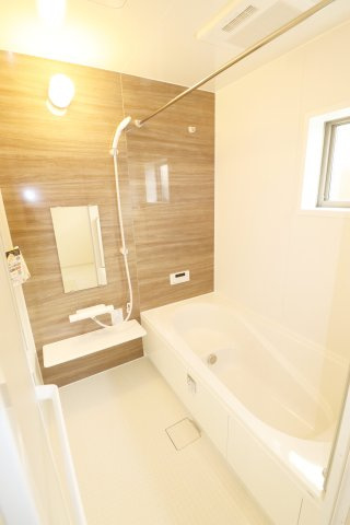 郡山市町東2丁目　　　2号棟　　　富田小学校、富田中学区　の浴室