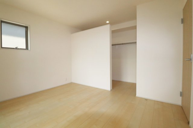 郡山市町東2丁目　　　2号棟　　　富田小学校、富田中学区　の洋室