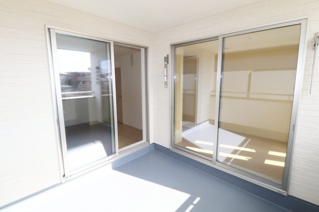 郡山市町東2丁目　　　2号棟　　　富田小学校、富田中学区　のバルコニー